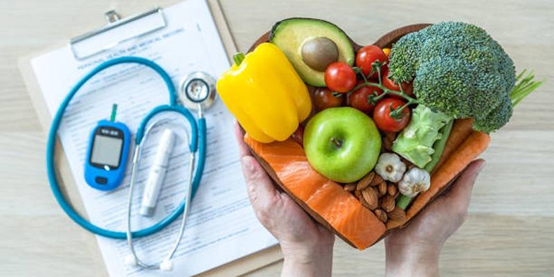 Exploring Low-Carb Dieting: Pros, Cons, and Health Impacts